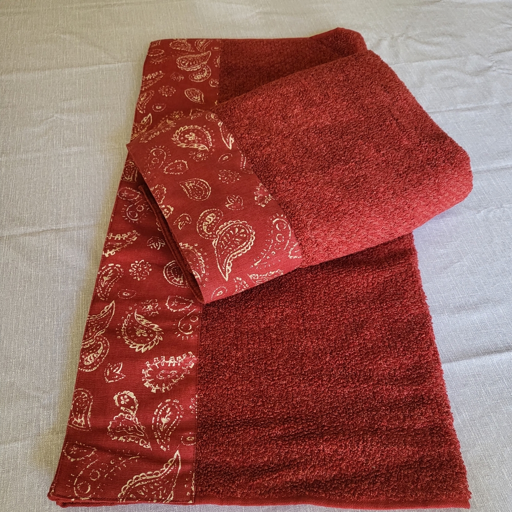 Woolrich Red Textured Bandana Bath Towel